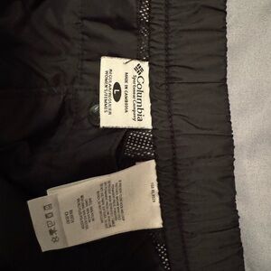 Columbia Sportswear women's black packable Omni-Tech nylon pants